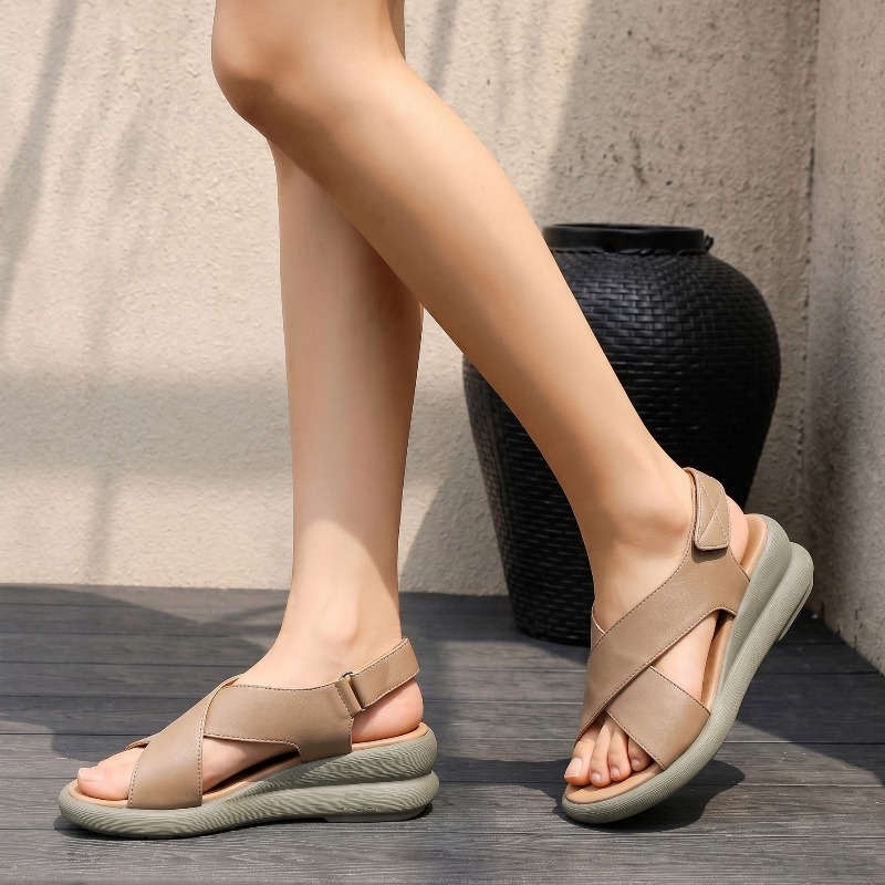 Sapatos Clássicos Femininos de - Leather Classic Strap avaliação e preço